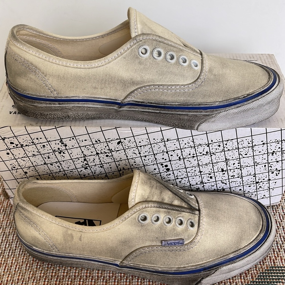 Vans WMNS 0g Authentic L
Stressed Classic White
VN0A5FBD2VZ
Sneakers - Picture 2 of 16